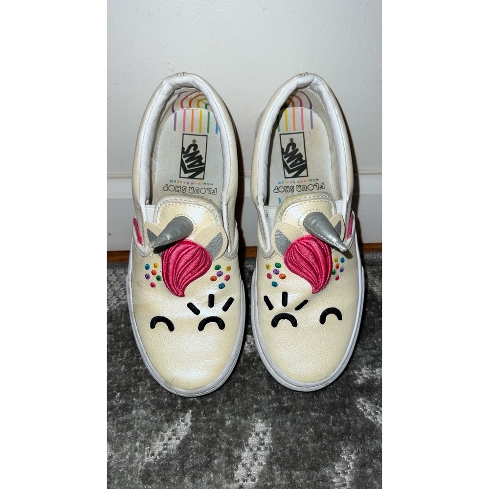 ✨SOLD✨ Vans | Flour Shop Kids Classic Slip Ons